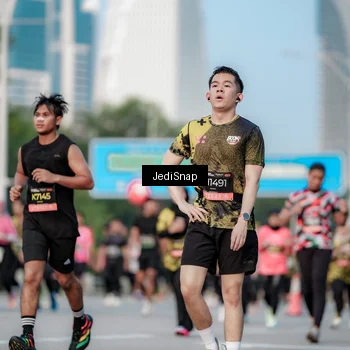 Runner Photo 6754642