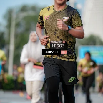 Runner Photo 6755398