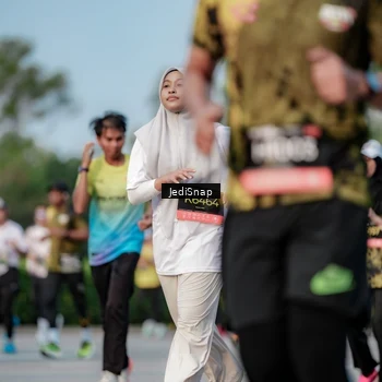 Runner Photo 6755453