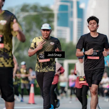 Runner Photo 6755993
