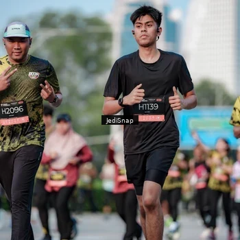 Runner Photo 6756015