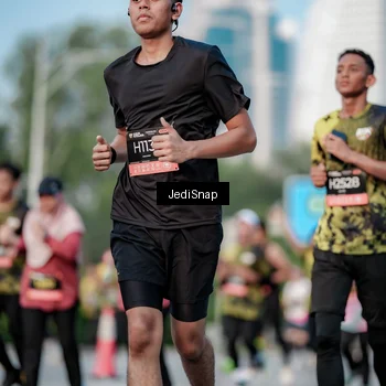 Runner Photo 6756042