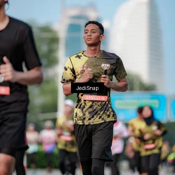 Runner Photo 6756086