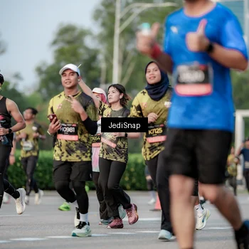 Runner Photo 6756149