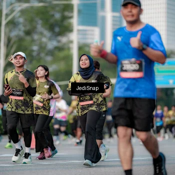 Runner Photo 6756157