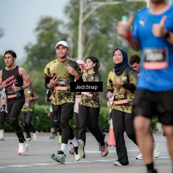 Runner Photo 6756229