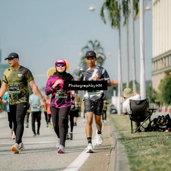 Runner Photo 6756244