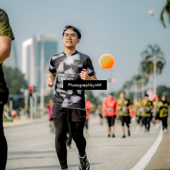 Runner Photo 6756249