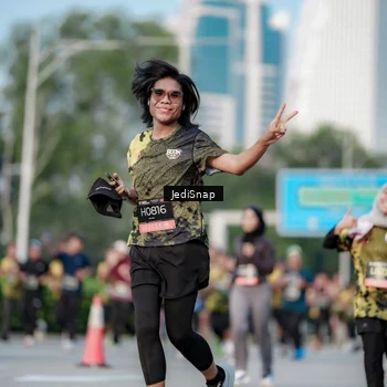 Runner Photo 6756312