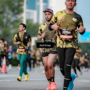 Runner Photo 6756361