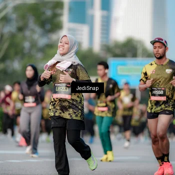 Runner Photo 6756362
