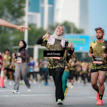Runner Photo 6756410