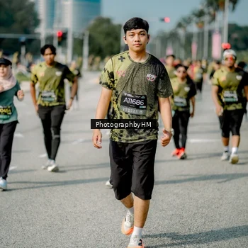 Runner Photo 6756465