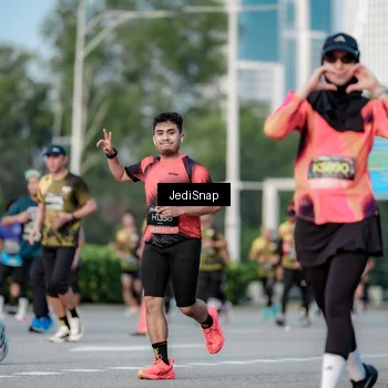 Runner Photo 6756534