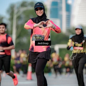 Runner Photo 6756545