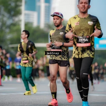 Runner Photo 6756575