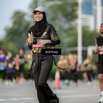 Runner Photo 6756647