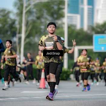 Runner Photo 6756675