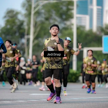 Runner Photo 6756707