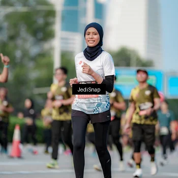 Runner Photo 6756764