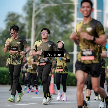 Runner Photo 6756806