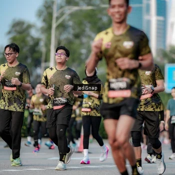 Runner Photo 6756902