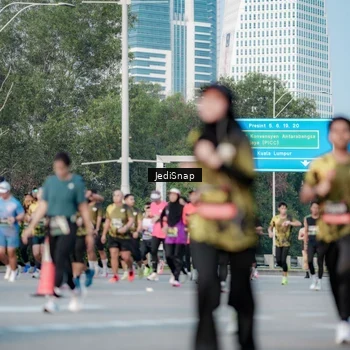 Runner Photo 6756990