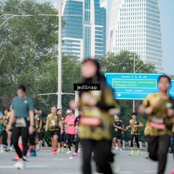 Runner Photo 6756994