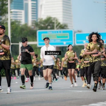 Runner Photo 6756997