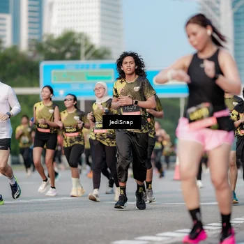 Runner Photo 6757022