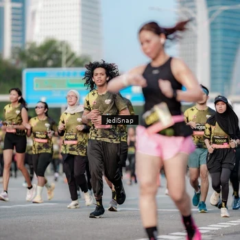 Runner Photo 6757078