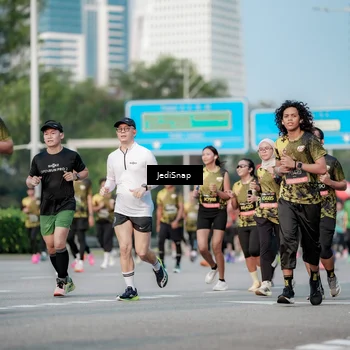 Runner Photo 6757270