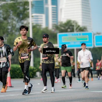 Runner Photo 6757291
