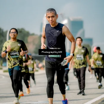 Runner Photo 6757425