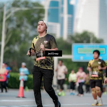 Runner Photo 6757452
