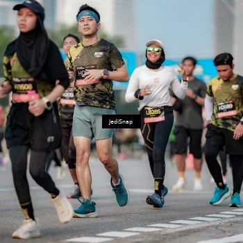 Runner Photo 6757539