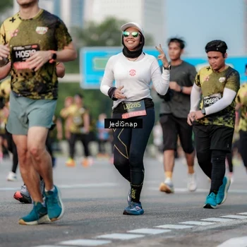 Runner Photo 6757544