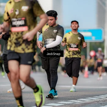 Runner Photo 6757612