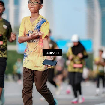 Runner Photo 6757689
