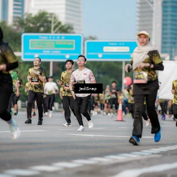 Runner Photo 6757758