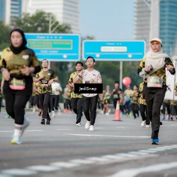 Runner Photo 6757784