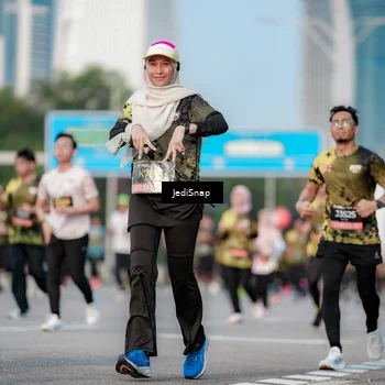 Runner Photo 6757796