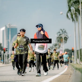 Runner Photo 6758040