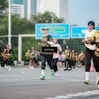 Runner Photo 6758256