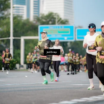 Runner Photo 6758277
