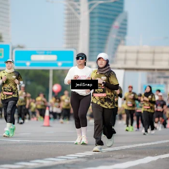 Runner Photo 6758302