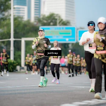 Runner Photo 6758308