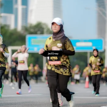 Runner Photo 6758359