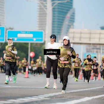 Runner Photo 6758375