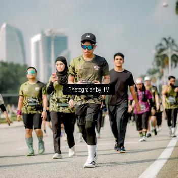 Runner Photo 6758393